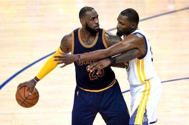 全场集锦：2026男排欧冠 正赛小组赛E组 意大利奇维塔诺瓦3-0法国蒙彼利埃（2026男排欧冠正赛小组赛E组集锦：意大利奇维塔诺瓦3-0战胜法国蒙彼利埃）