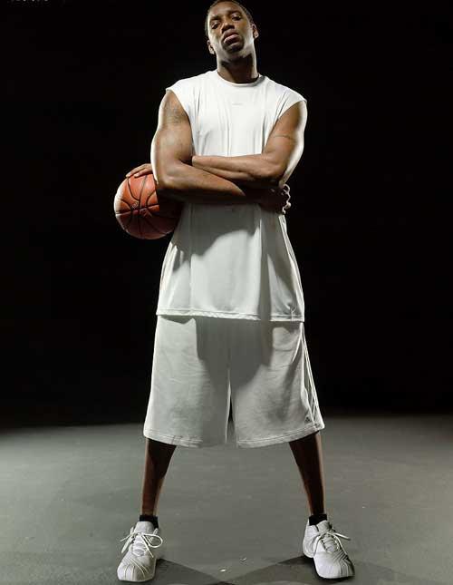 都体：米兰在关注布雷斯特左闸洛科，他是本赛季法甲抢断王（都灵体育报：米兰盯上布雷斯特左后卫洛科，后者领跑本季法甲抢断榜）