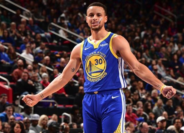 皇马客场4-3奥林匹亚科斯，姆巴佩大四喜，维尼修斯两助攻（姆巴佩独造四球、维尼修斯送出两助，皇马客场4-3险胜奥林匹亚科斯）