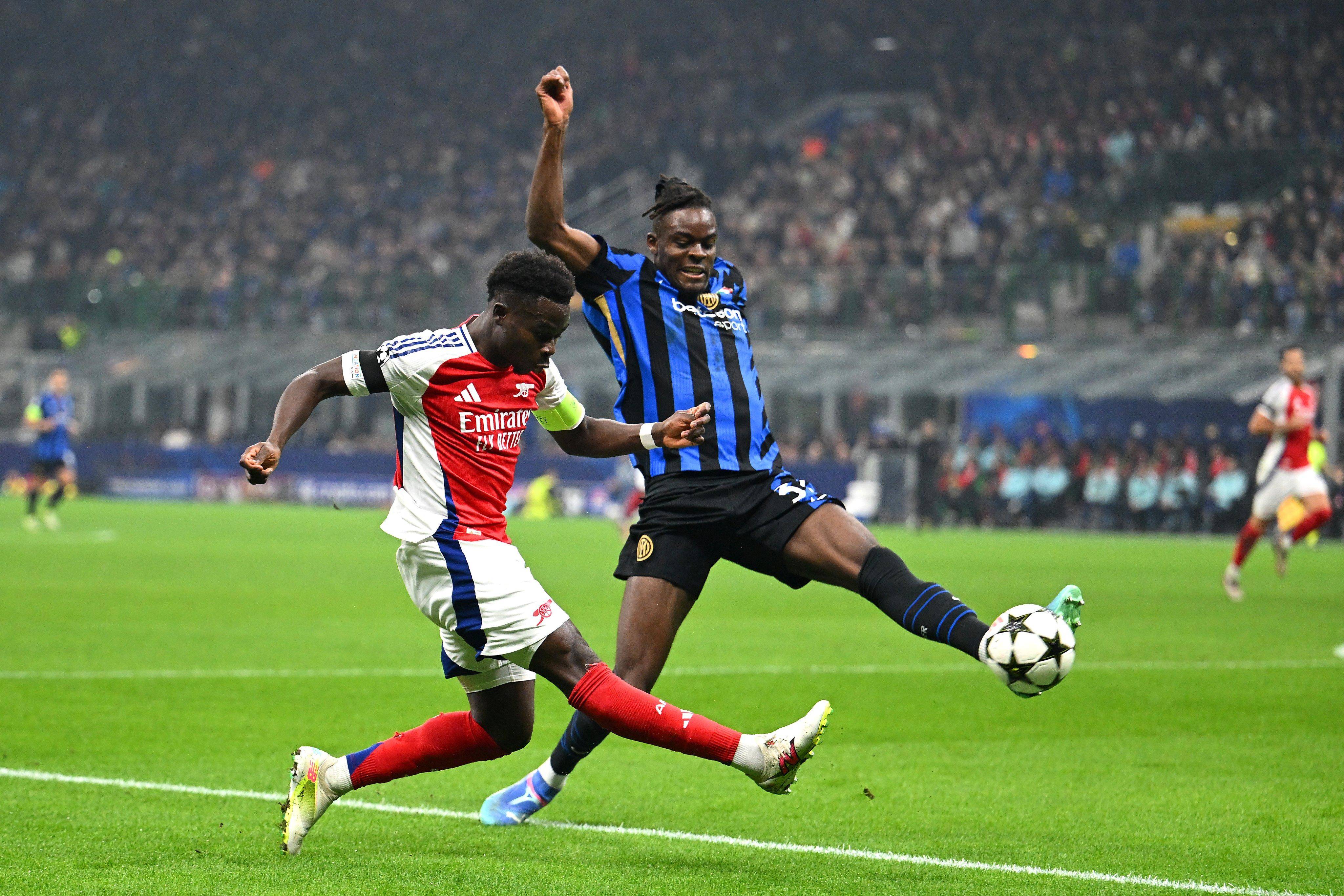 球报：安哥拉对阵阿根廷期间，球场出现混乱导致70名球迷受伤