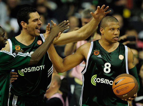 库尔图瓦战曼城全场数据：完成6次扑救，对首粒丢球有责任（库尔图瓦战曼城表现：完成6次扑救，首粒丢球负有一定责任）